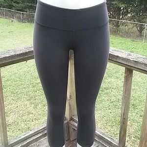 Lululemon athletica compression size 4